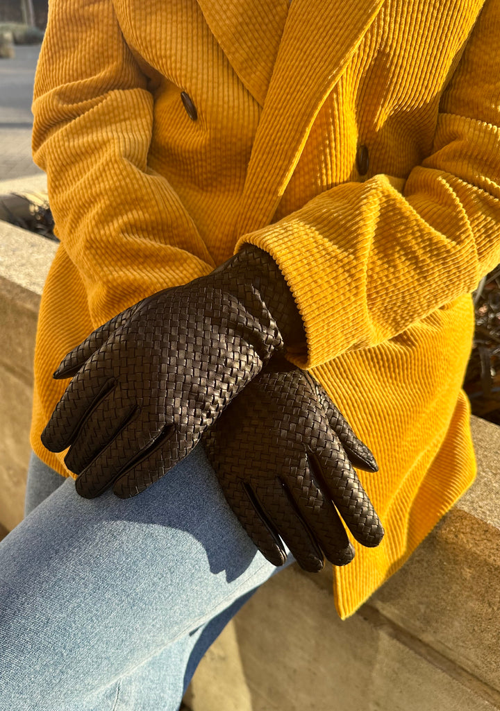 Adeline Glove