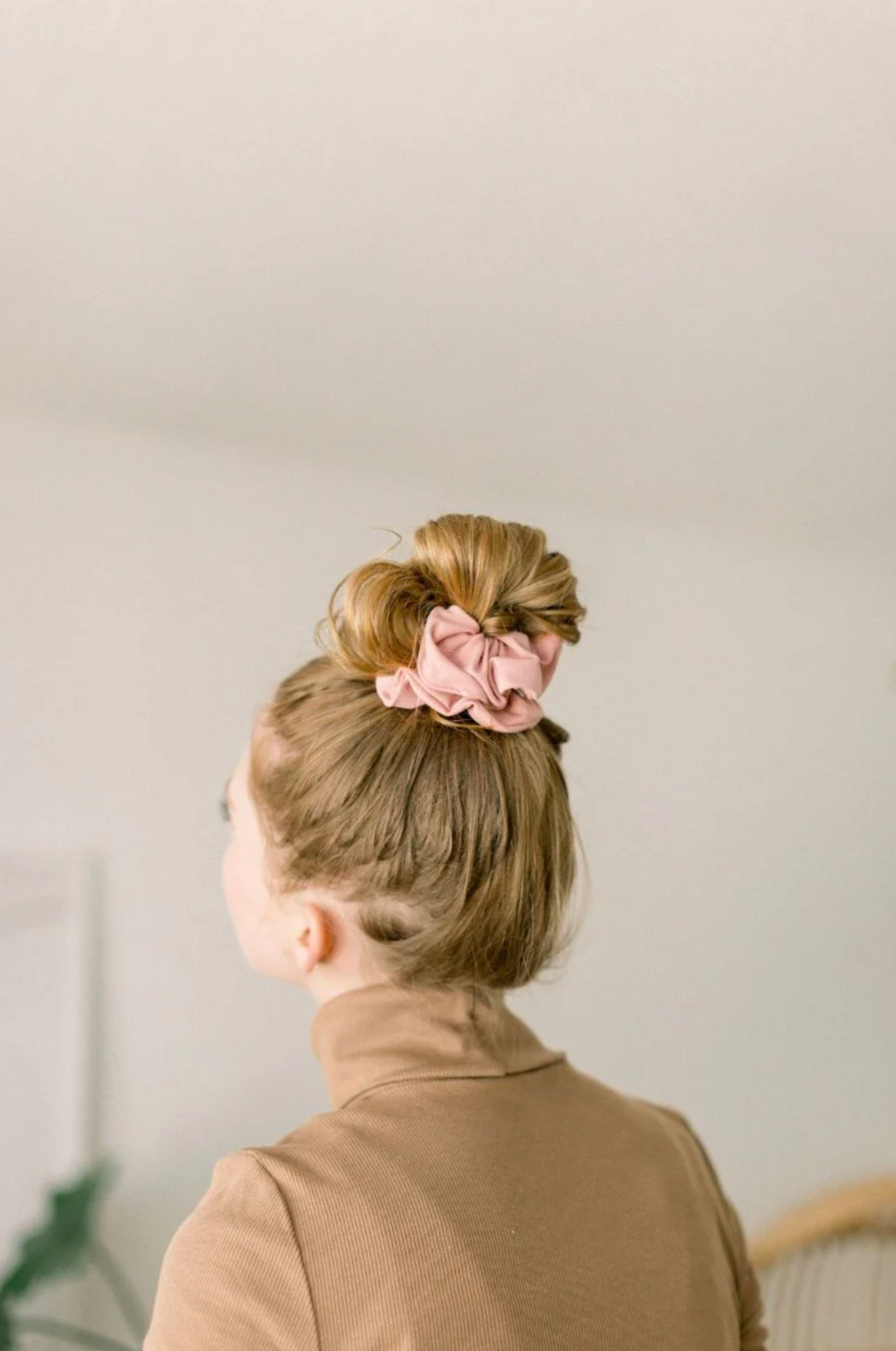 Leisure Club Scrunchie
