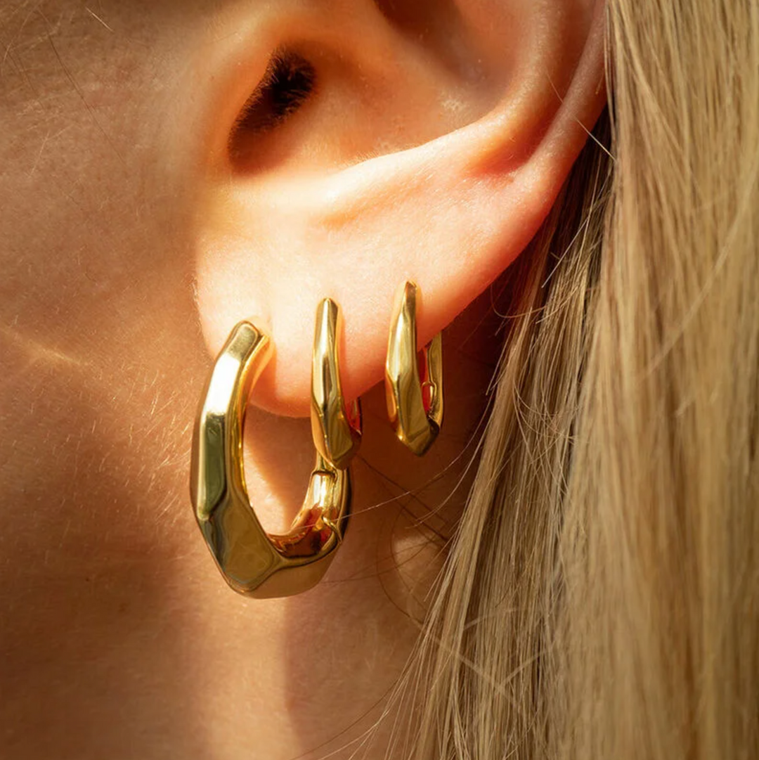 The Delphine Hoops