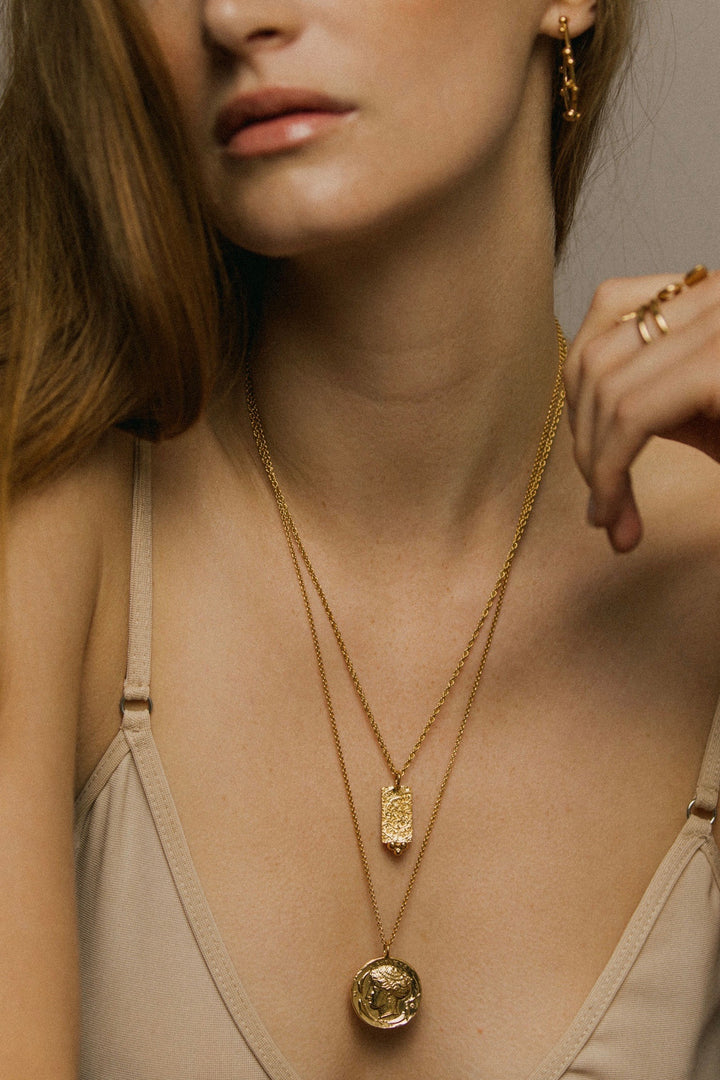 The Syracuse Necklace