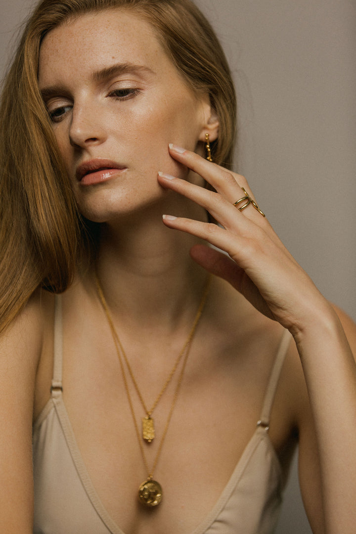 The Syracuse Necklace