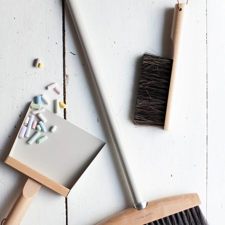 Dust Pan + Hooks Mr. and Mrs. Clynk