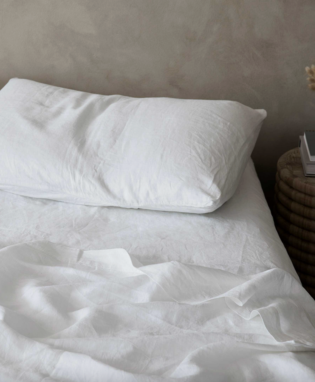 Feel Good Sleep Starts with Linen Bedhseets