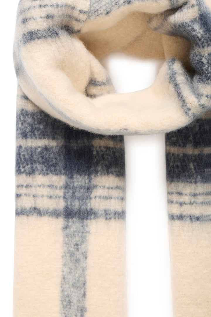 Lone Scarf