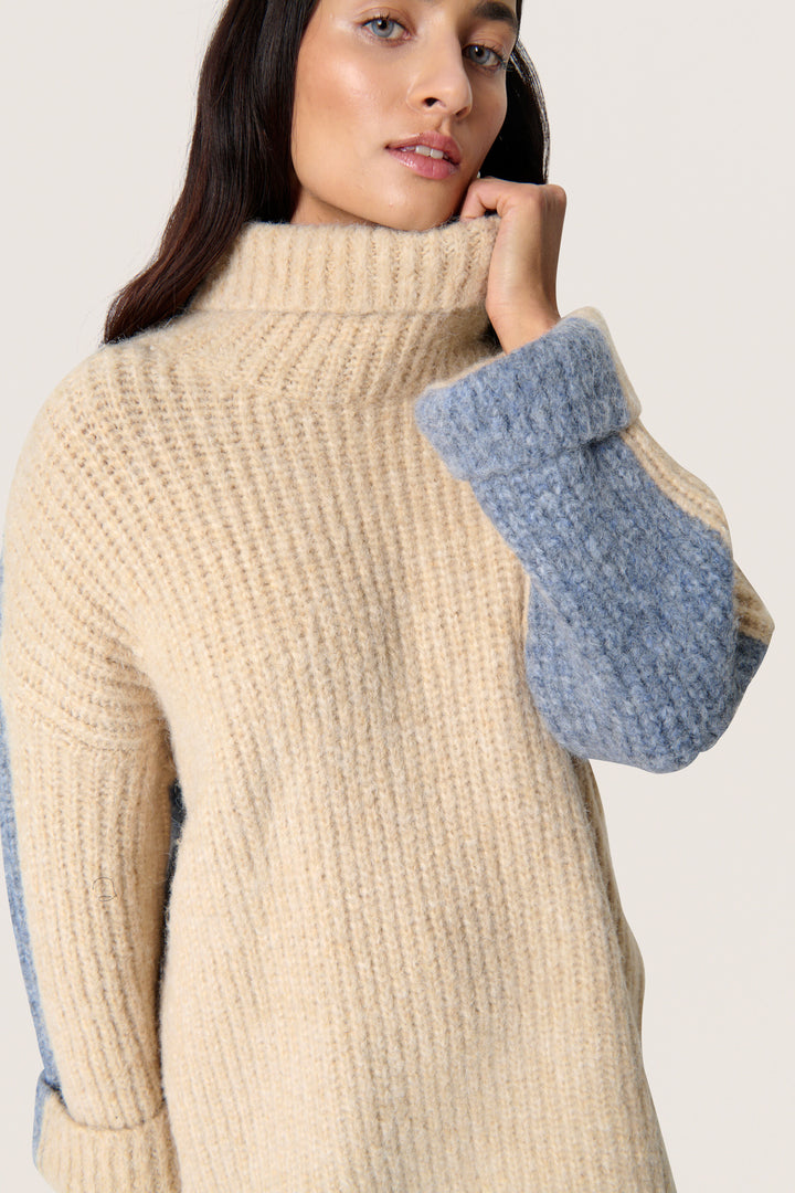 Pleoni Highneck Pullover