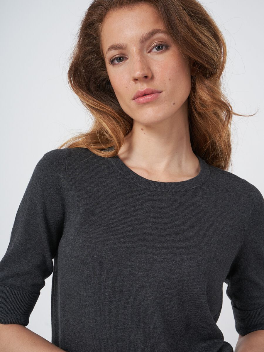 Short Sleeve Pullover