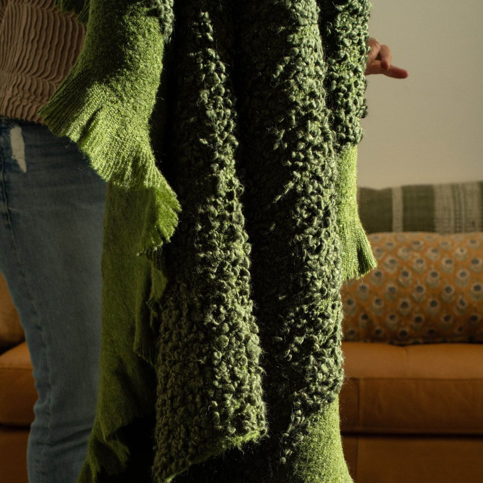 Vallnord Boucle Throw - Olive