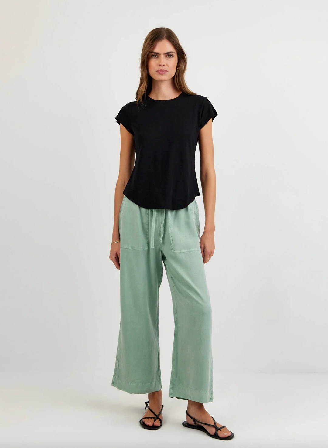 Easy Pocket Wide Leg Crop