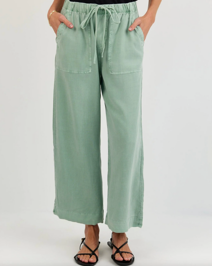 Easy Pocket Wide Leg Crop