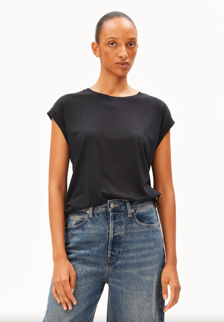 Jilaana T-Shirt