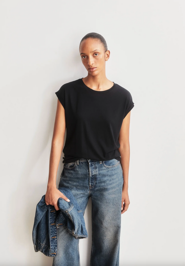 Jilaana T-Shirt