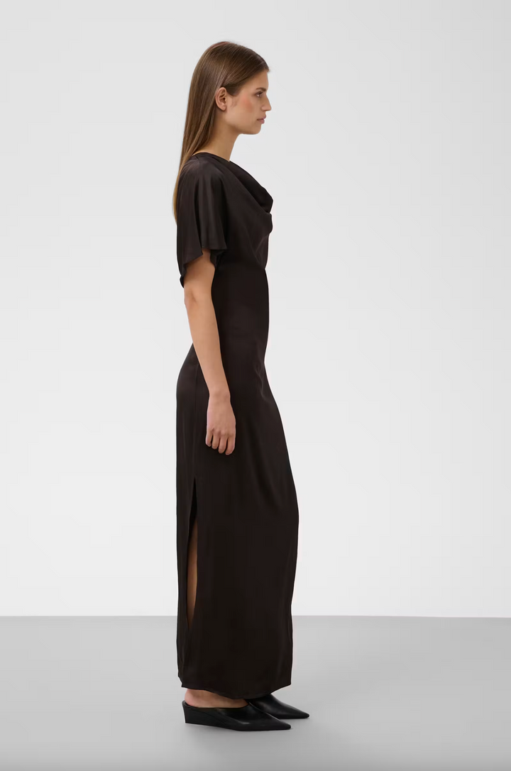 Evilia Dress