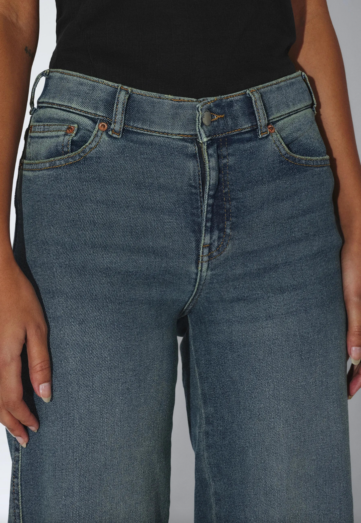 Zila Jeans