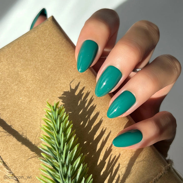 Emerald Green Press-On Nails | Solid | Short Almond